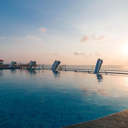 Kutabex Beachfront Hotel Kuta Lombok Exteriör bild