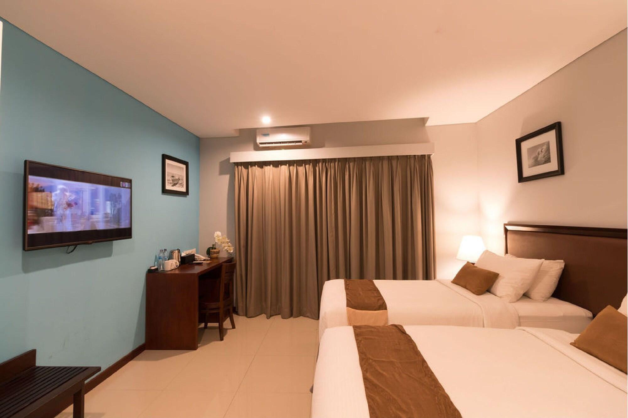 Kutabex Beachfront Hotel Kuta Lombok Exteriör bild
