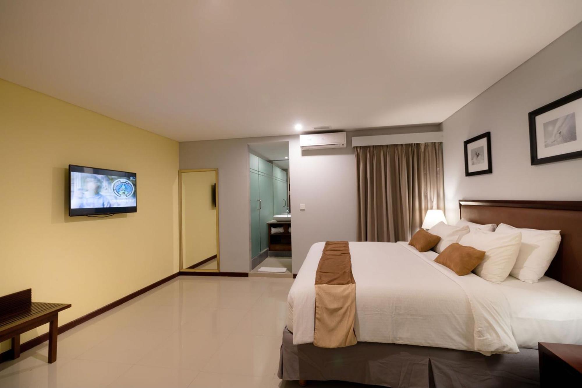 Kutabex Beachfront Hotel Kuta Lombok Rum bild