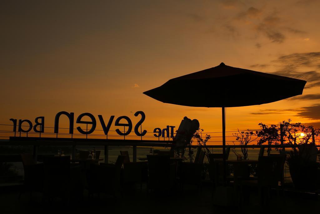 Kutabex Beachfront Hotel Kuta Lombok Exteriör bild